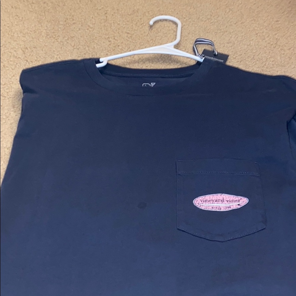 Vineyard vines tee